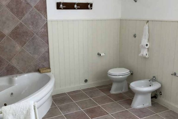 Casa Carlotta, bagno della camera Sposa